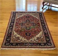 Very nice Persian-style area rug accent with