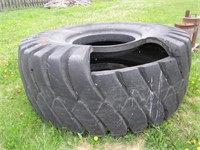 Large Earth Mover Tire for Feeding
