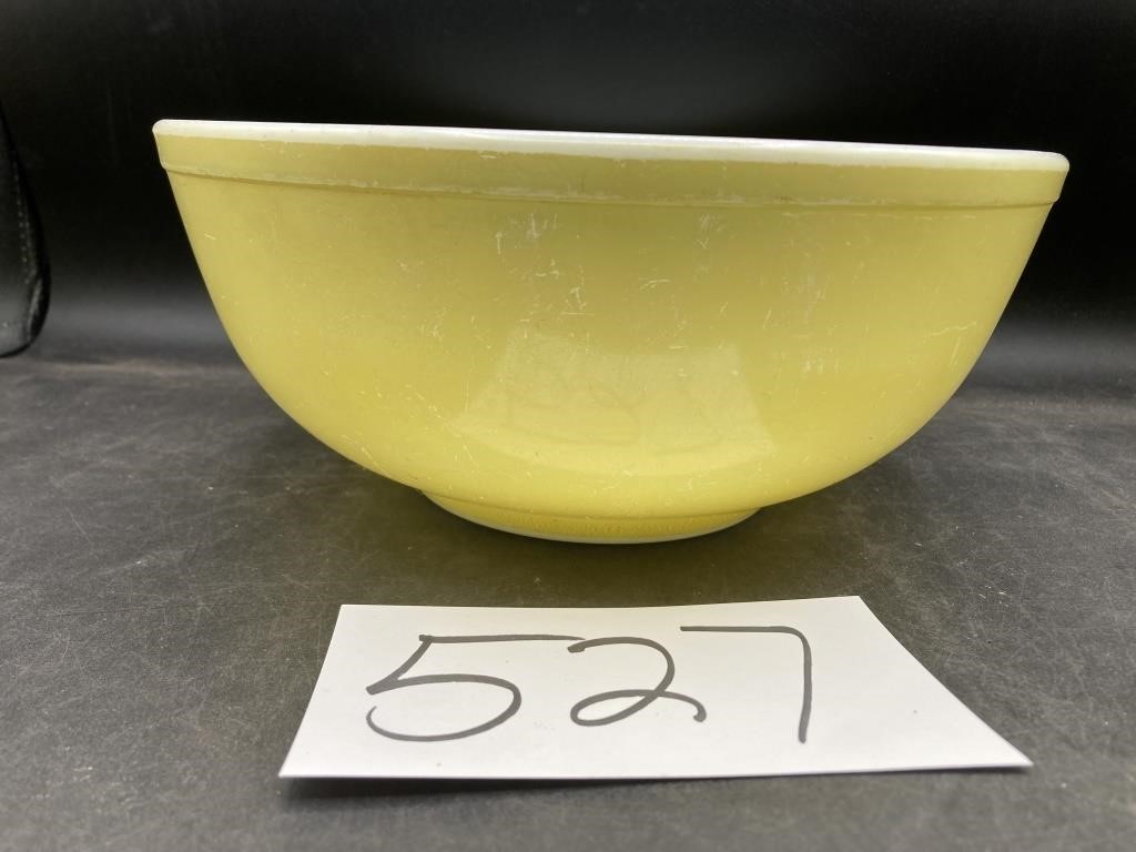 Vintage Pyrex Yellow 404 Mixing Bowl