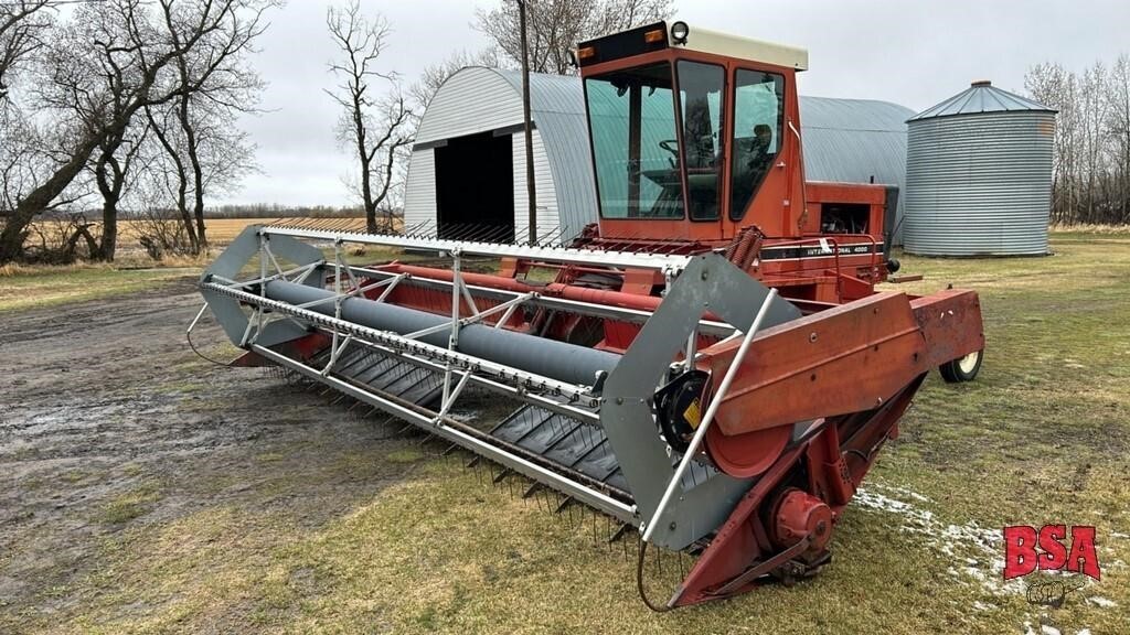 Offsite: 1981 IH 4000, 19’, Swather