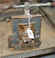 Small Pipe Vise