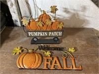 2 pumpkin metal signs