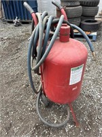 Red sandblaster