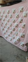 Quilt topper with minimal staining