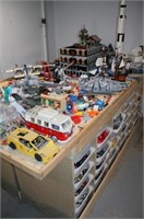 COME TO LEGO LAND--Thousands of LEGO pieces