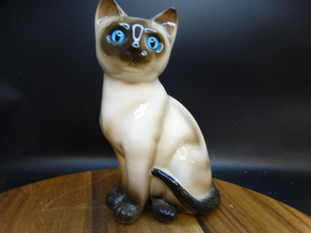7" Tall Porcelain Ceramic Hand Painted Siamese Cat