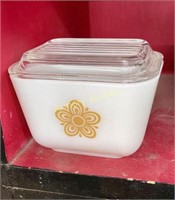 PYREX SMALL DISH WITH LID
