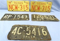 5 VINTAGE TEXAS/KANSAS LICENSE PLATES