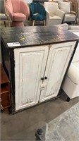 NEST HOME COLLECTIONS ANTIQUE 2 DOOR CABINET