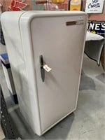 Mid Century Pope Refrigerator (Working Condition)