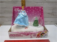 DISNEY SNOW GLOBE