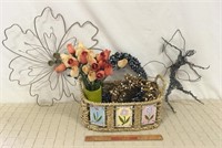 MODERN HOME DECOR LOT WITH FLORAL BASKET