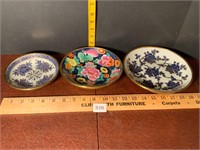 4 Japanese Porcelain & Brass Decorative Bowls