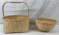 Woven Deerfield Pie Carrier Basket & Fruit