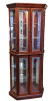 Wooden Pulaski Furniture Corporation Curio Cabinet