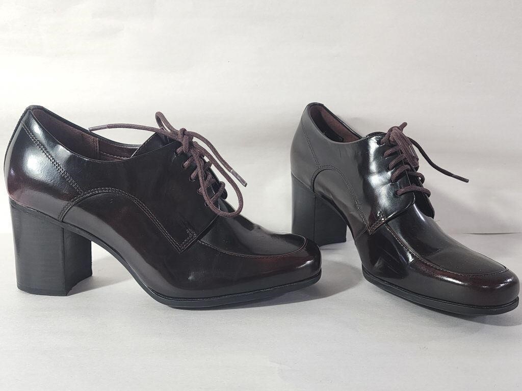 Clark's Artisan leather Oxford women's heels