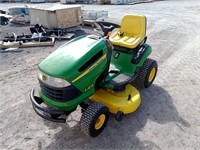 John Deere LA115 Riding Mower