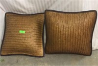 2 Large Wicker Decorative Pillows T12G