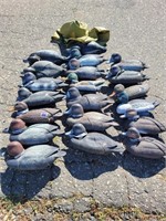 20 - Duck Decoys with Bag