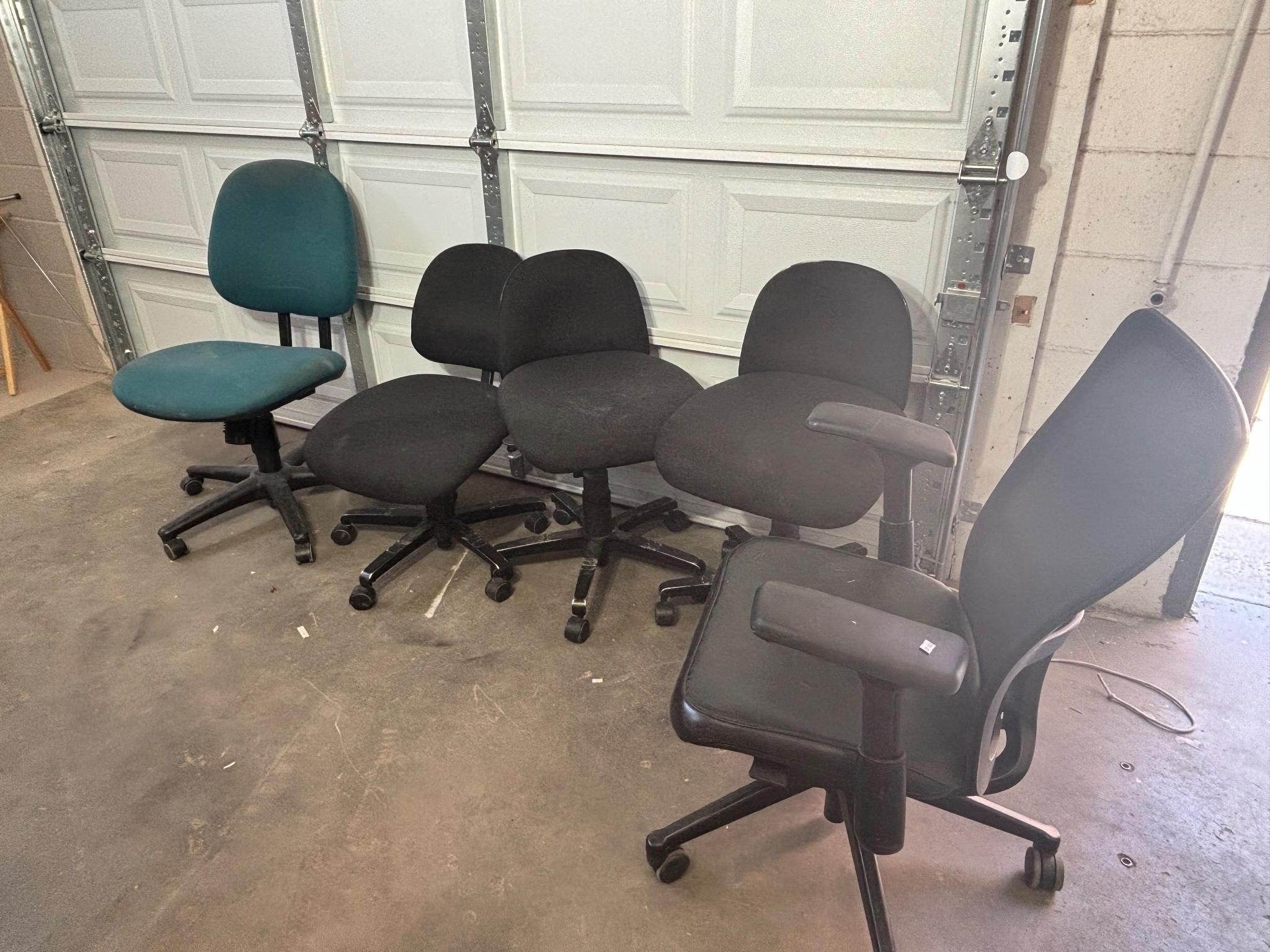 Rolling Office Chairs Qty 5