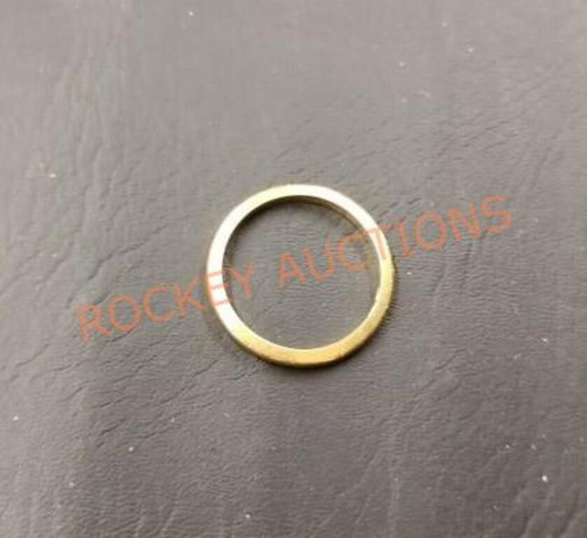 Gold ring stamped 18bkt
