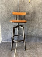 Stool with Rotating Seat