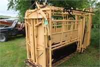 Foremost 450 cattle work chute