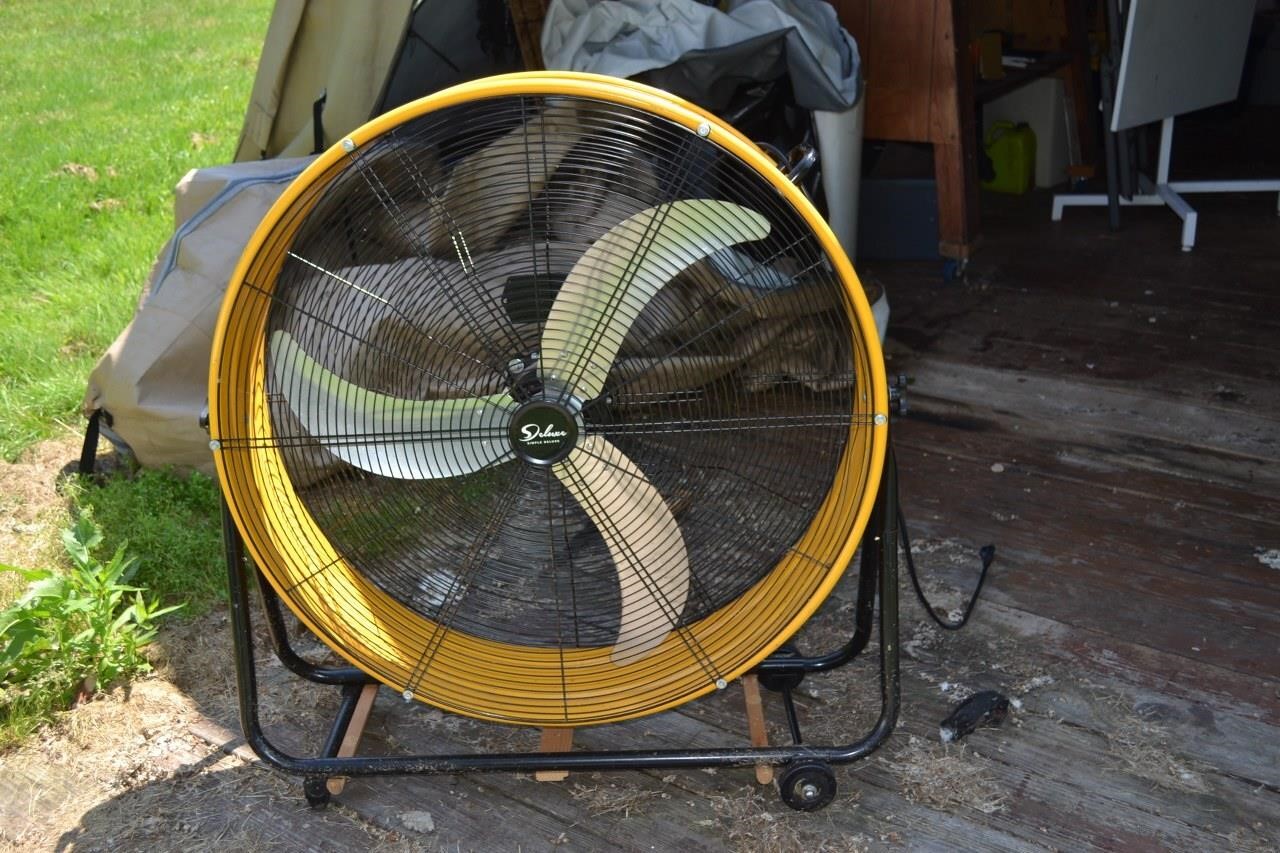 4: Deluxe30in High Velocity Drum Fan, works