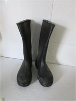 NEW ROBBER WORK BOOTS SIZE 8