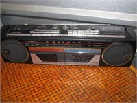 Toshiba (battery operated) radio, cassette player