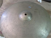 Zildjian Cymbal (Cracked)