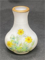 Vintage 1950's Minature Milk Glass & Daisy Vase