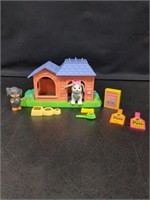 Littlest Pet Shop 2 dogs and dog house and