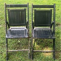 2 VTG WOODEN FOLDING CHAIRS