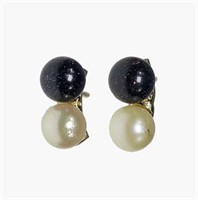 14K Yellow gold black and white pearl post