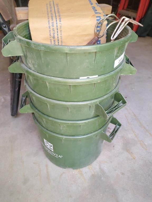 5 buckets w/ Handle, Lawn Bags, Garden Hand Tools