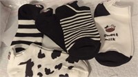 5 NEW pair of woman's cow theme assorted ankle.