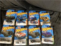 TOY VEHICLES LOT / HOT WHEELS / 8 PCS