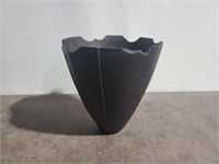 Casr metal art vase