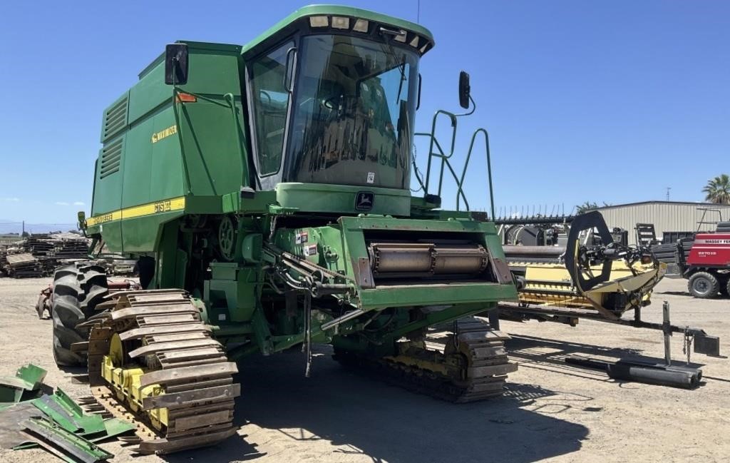 JOHN DEERE CTS II Half Track Harvester & Header