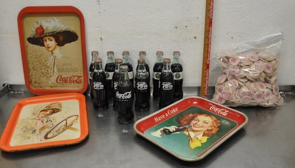 Lot of Coke collectibles, see pics