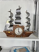 VTG wood and metal Yankee Clipper clock