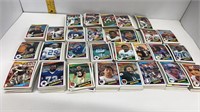 OVER 1000 1980s TOPPS NFL TRADING CARDS