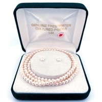 Set of Pearl Jewelry