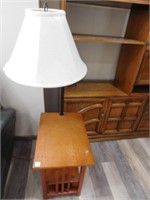 Wood End Table w/lamp