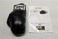 Everlast Boxing Glove signed by Pernell