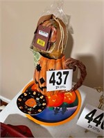 Halloween Décor (R4)