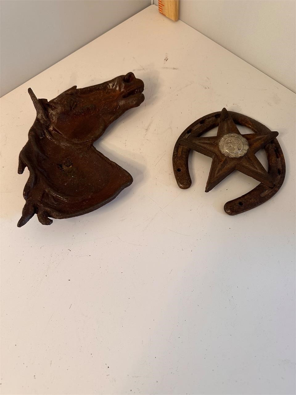 Iron horsehead tray and horseshoe decor