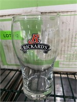 LOT: New Rickards 20 Oz. Pint Glasses