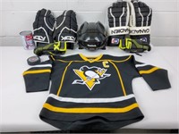 Jersey et équipements de hockey avec rondelle